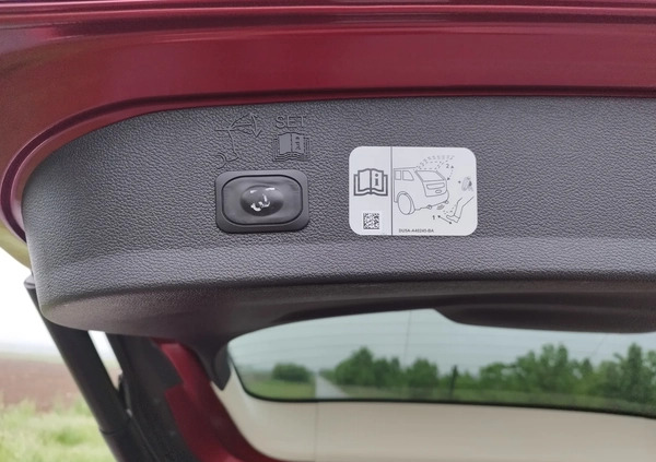 Ford Kuga cena 77000 przebieg: 140000, rok produkcji 2019 z Dębica małe 137